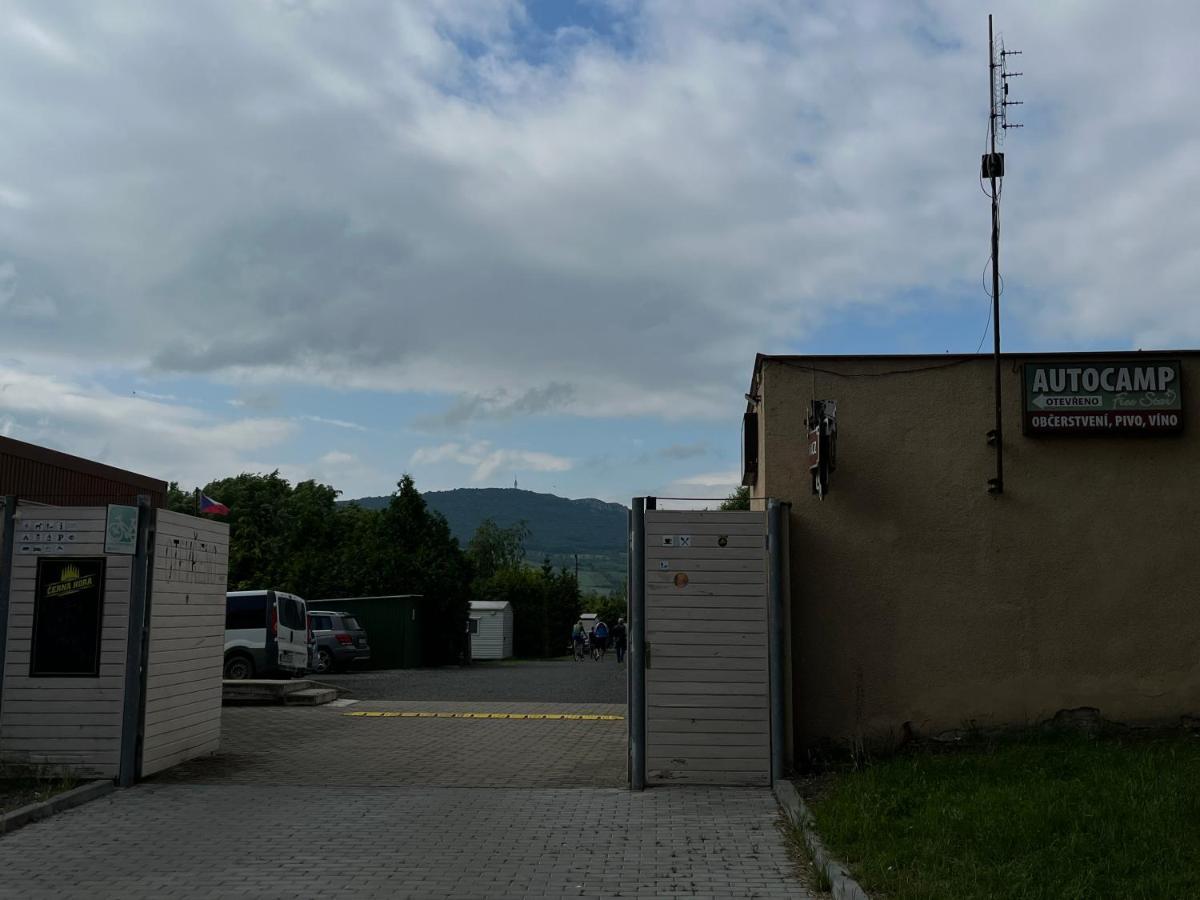 Autocamp Free Star - Mobilheimy Apartman Strachotin Kültér fotó