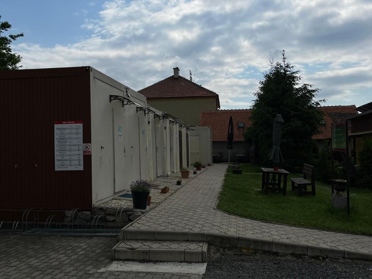 Autocamp Free Star - Mobilheimy Apartman Strachotin Kültér fotó